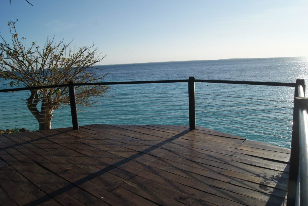 Hotel Poolliegeplatz mit Blick aufs Meer Royal Zanzibar Beach Resort