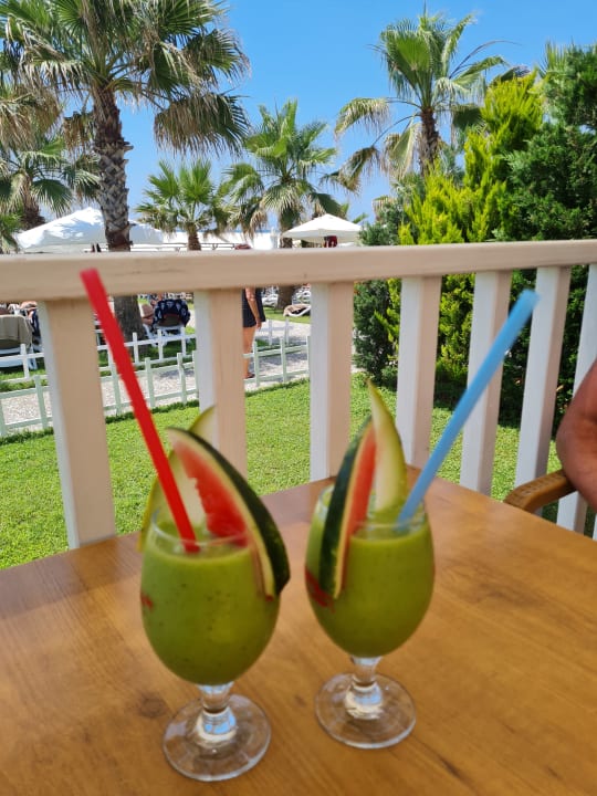 Strand Mary Hotel Side