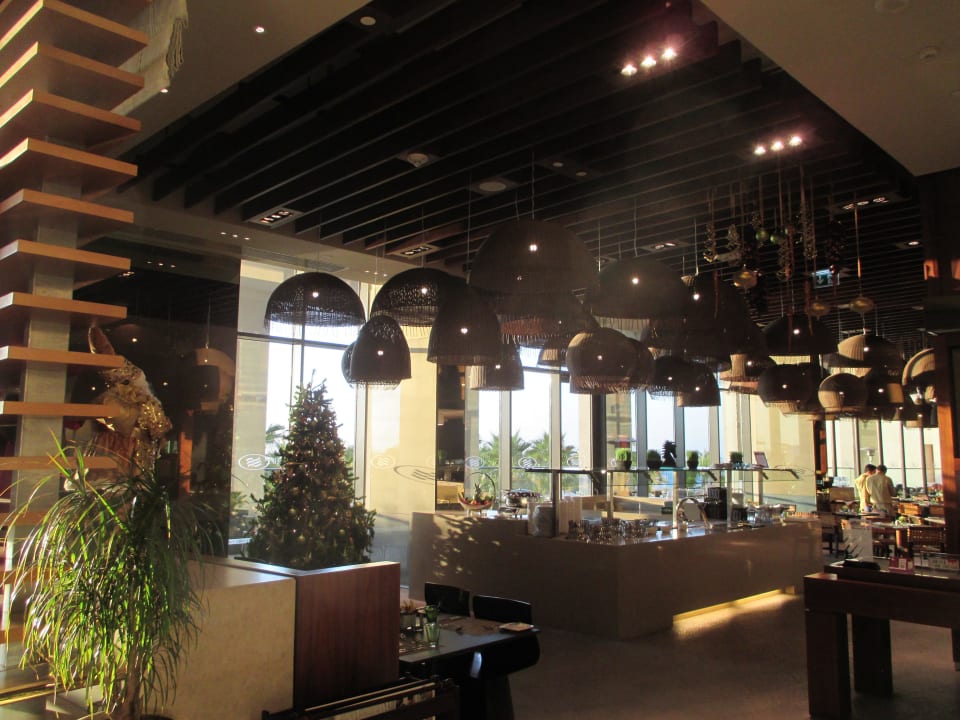 Ansprechend, nett, aber oft busy Crowne Plaza Hotel Yas Island