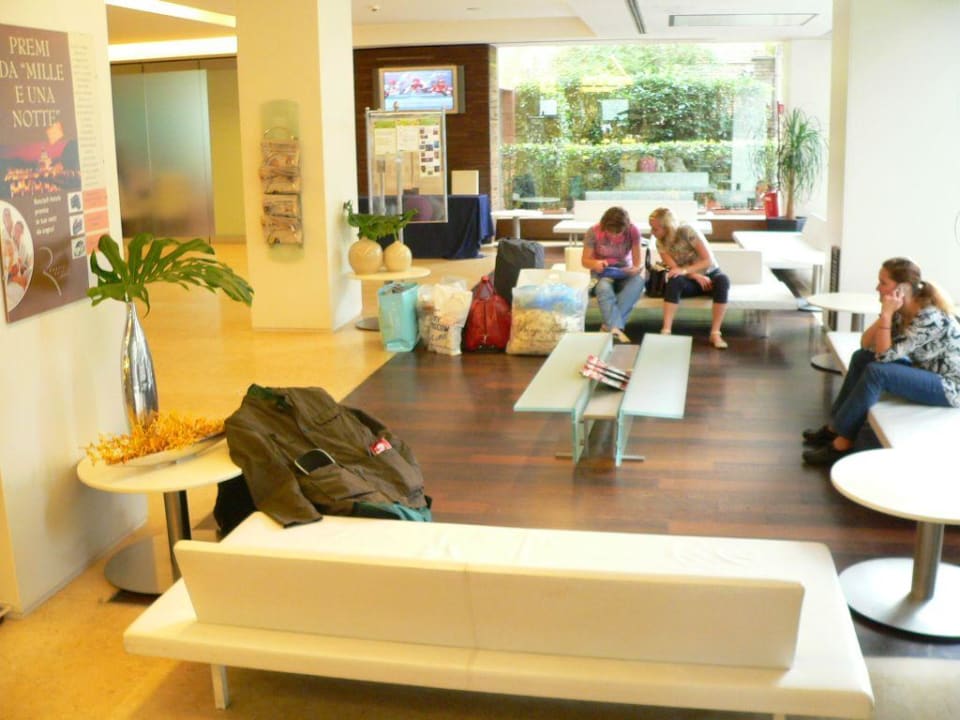 Lobby II Hilton Garden Inn Rome Claridge