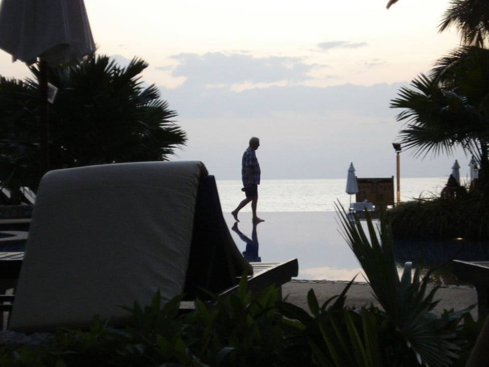 Es wird Abend im La Flora La Flora Khao Lak