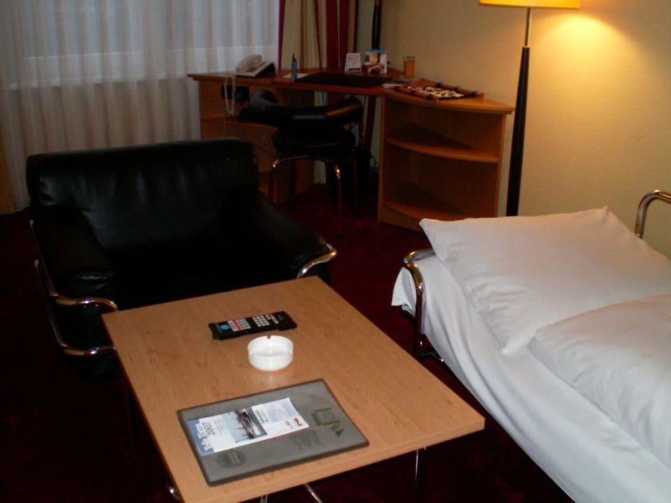 Zustellbett im Wohnbereich NH Collection Hamburg City