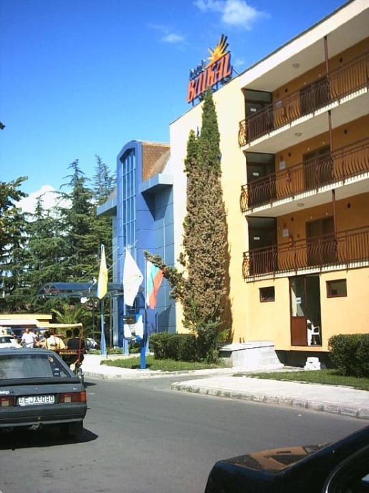 Eingang Hotel Baikal aus Richtung Süden Hotel Baikal