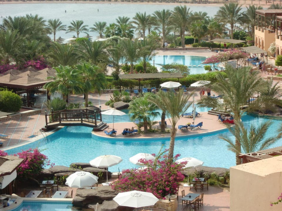 Blick über den Club Steigenberger Coraya Beach - Adults only