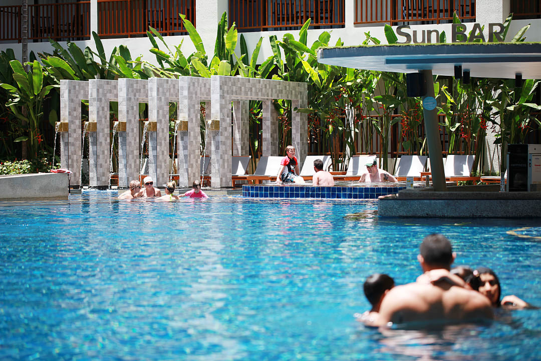 Pool Deevana Plaza Phuket Patong