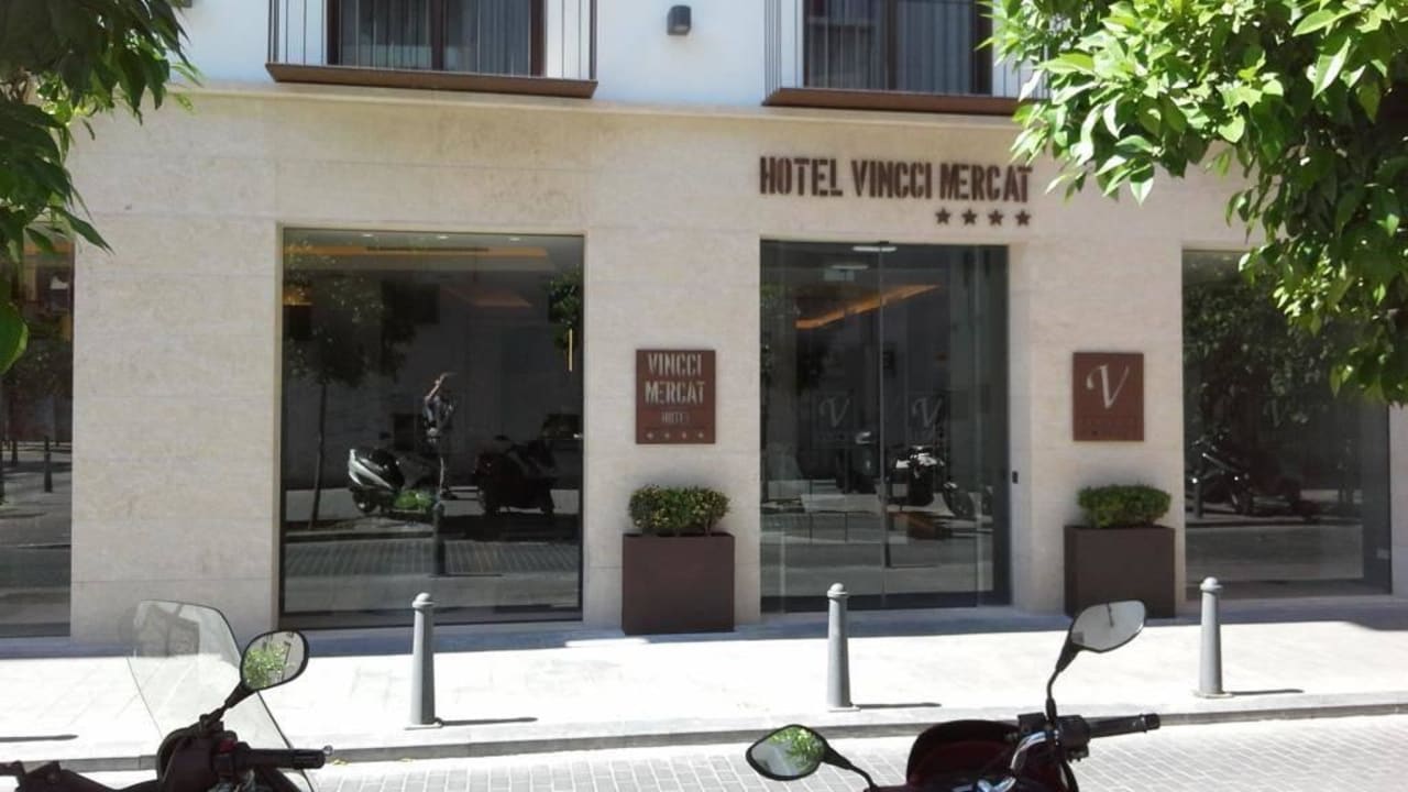 Eingang des Hotels Vincci Mercat