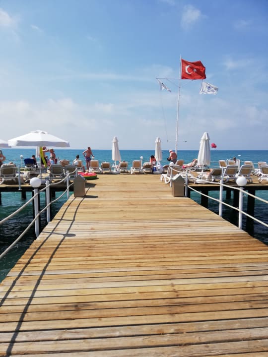 Strand Royal Wings Hotel