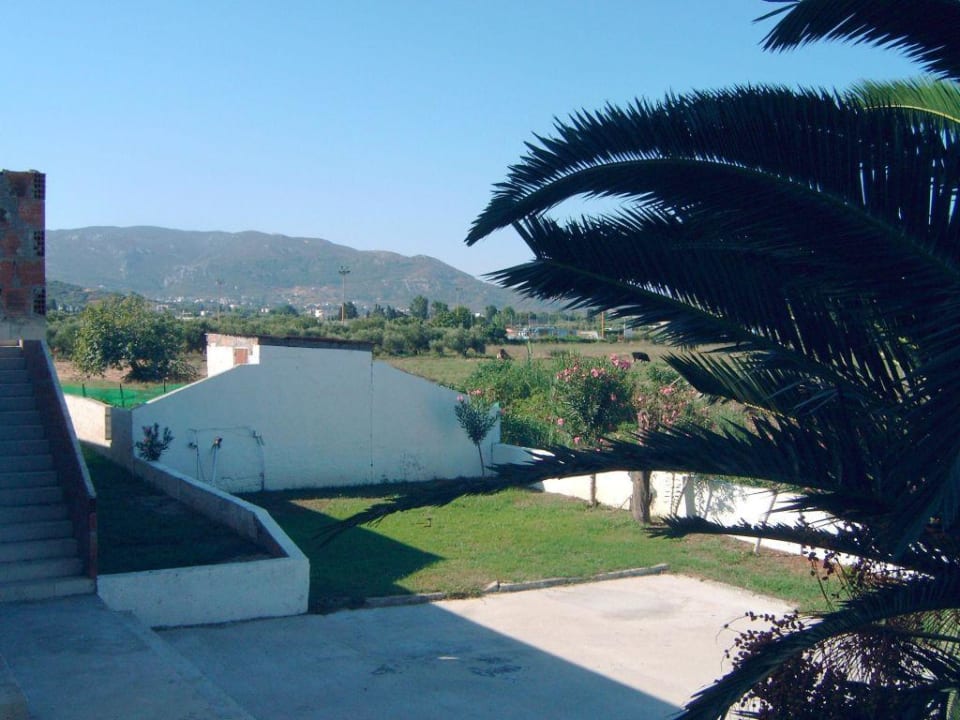 Blick aus dem Hotelfenster zur Westseite Hotel Hermes