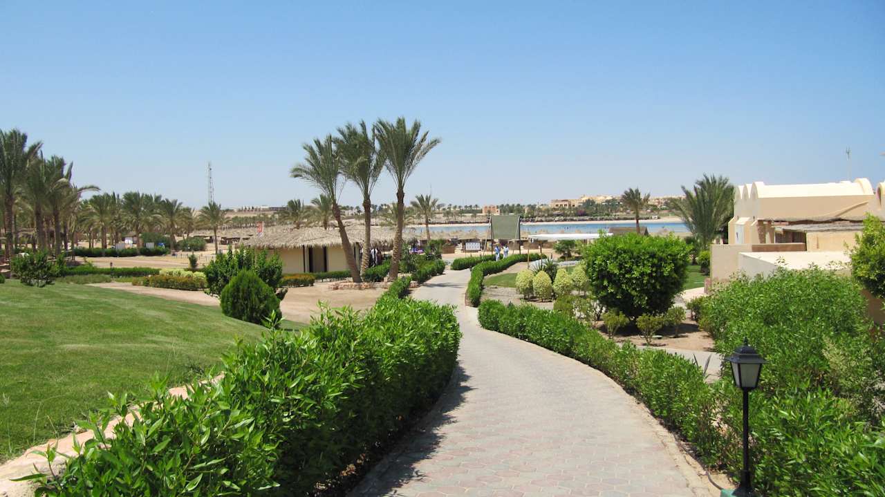Weg zum Strand Jaz Dar EL Madina