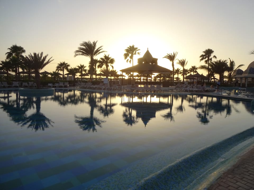Pool Hotel Riu Karamboa