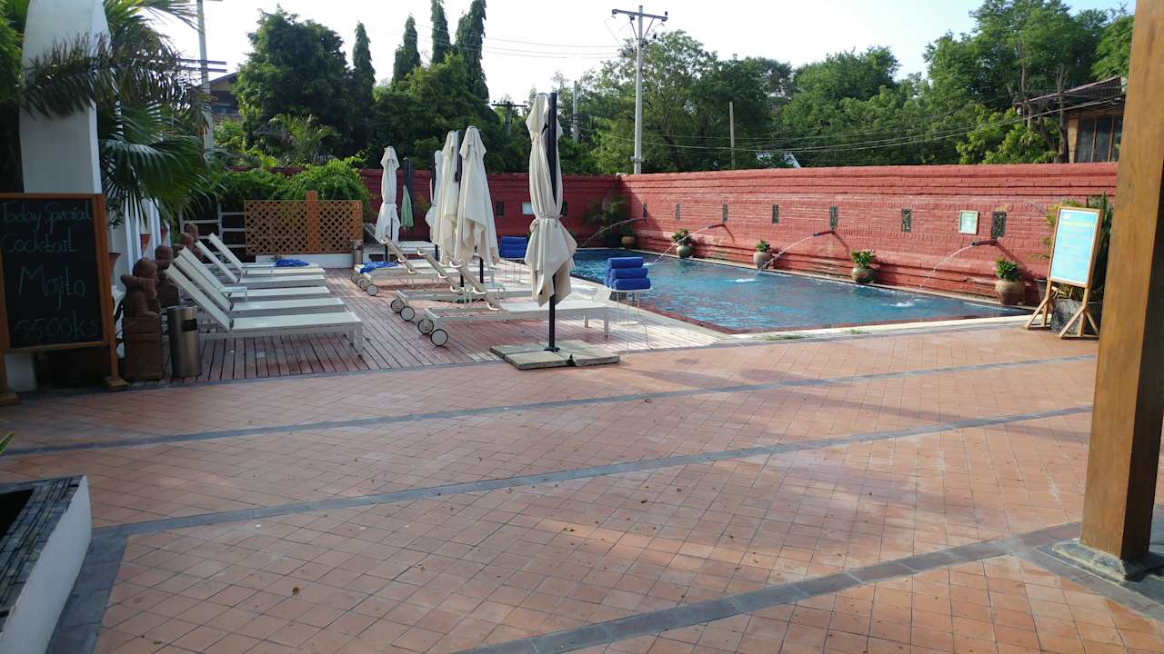 Pool Hotel Zfreeti