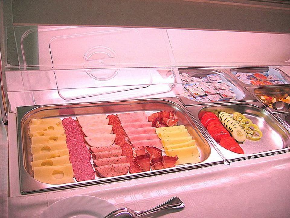 Feine Wurst- und Käseauswahl Hotel Maestral