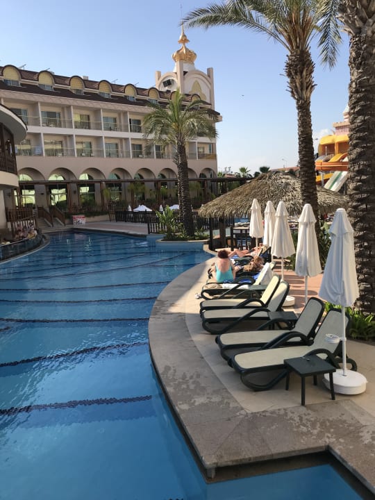 Pool Well Palace Side