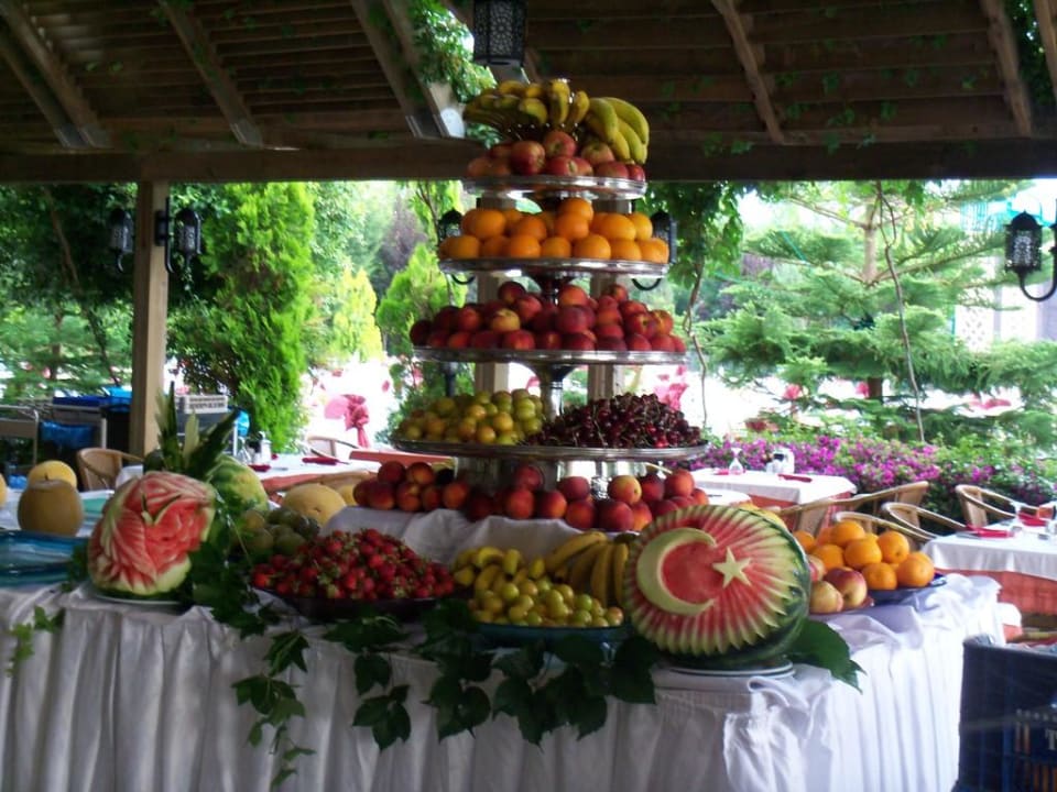 Der Obststand, der immer reichlich belegt war Trendy Aspendos Beach Hotel