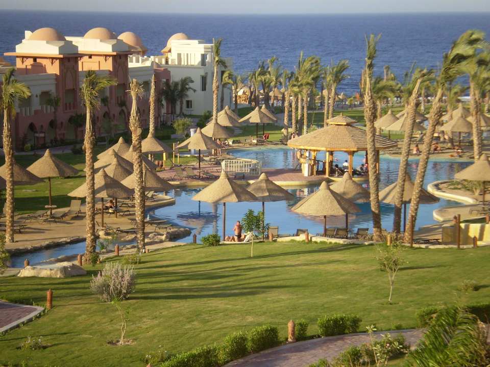 Вид из номера Serenity Alpha Beach