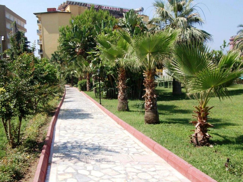 Weg zum Hotel Mira Meridia Beach Hotel