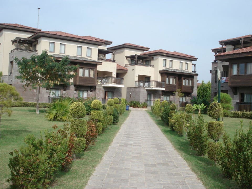 Zugang zu einem der Nebengebäude Calimera Serra Palace