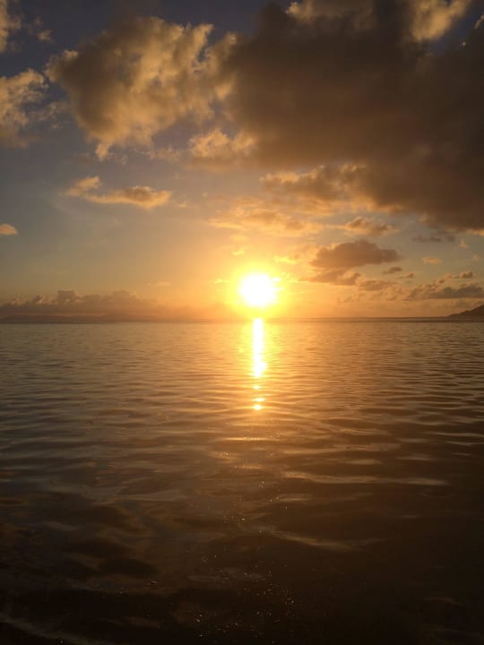 Sonnenuntergang am Hotel-Strand La Diguoise