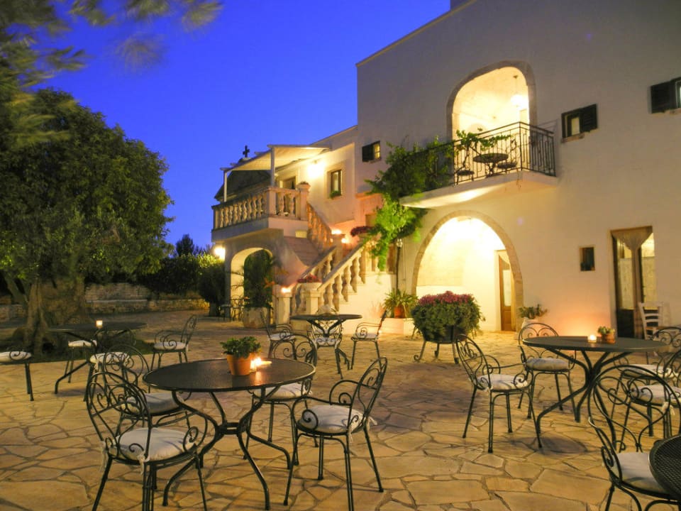 Masseria Salinola by night Hotel Masseria Salinola