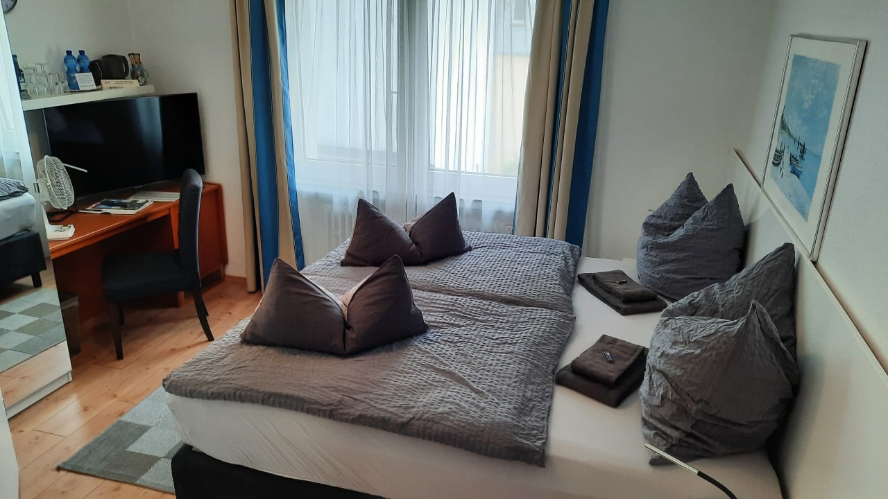 Zimmer Hotel Merlin Garni