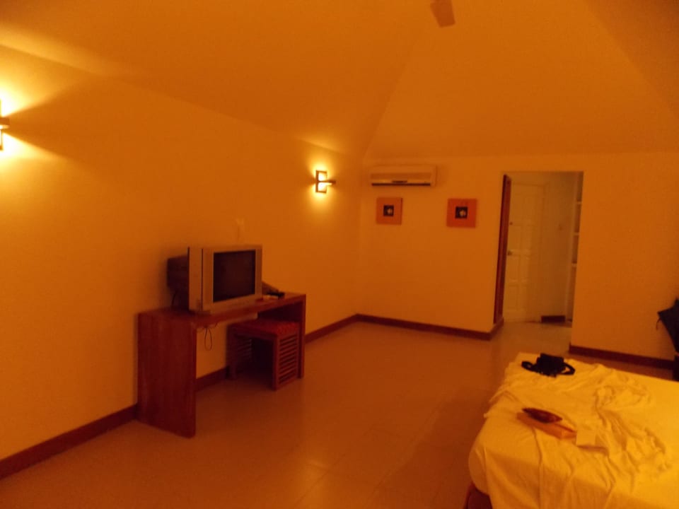 Spärliche Zimmerausstattung Adaaran Select Hudhuran Fushi - Premium All Inclusive