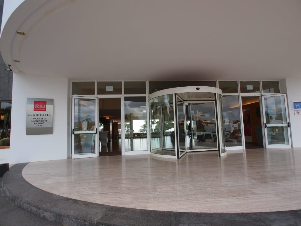Wejście do hotelu Hotel Riu Paraiso Lanzarote