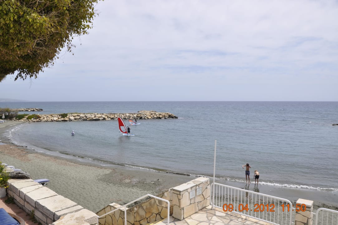 Trochę inny kolor piasku niż nad naszym morzem  Royal Apollonia