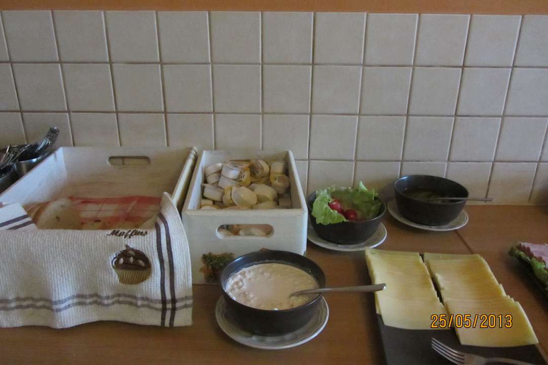 Завтрак The Secret Garden Hostel