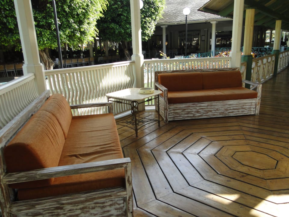 Zwischen den Restaurants Iberostar Waves Punta Cana