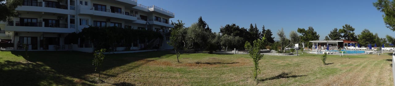 Haus, Garten und Pool Hotel Helena Christina