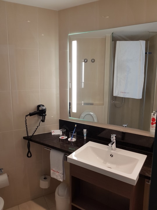 Zimmer IntercityHotel Berlin Hauptbahnhof