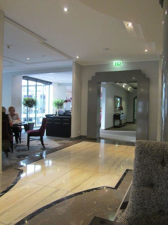 Schönes Ambiente im Frühstücksrestaurant Radisson Blu Conference Hotel, Düsseldorf