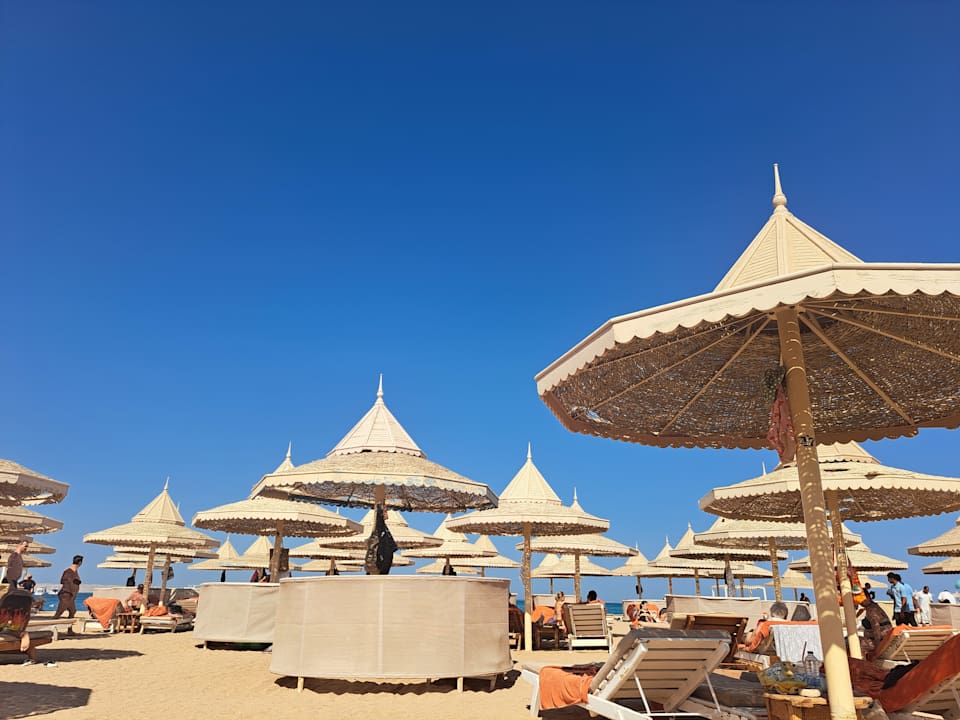 Strand The Grand Resort