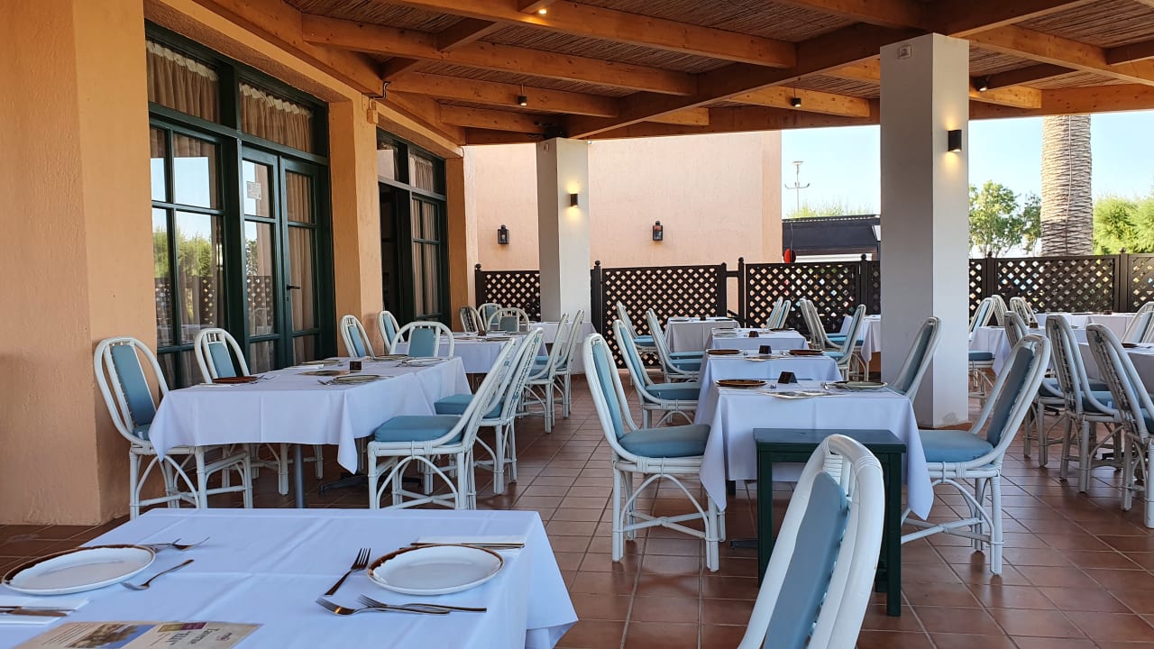 Gastro Anissa Beach & Village