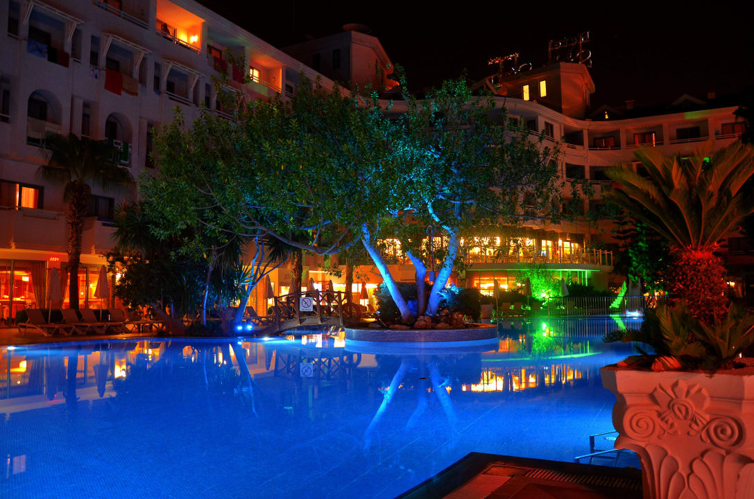 Pool am Abend Side Star Beach