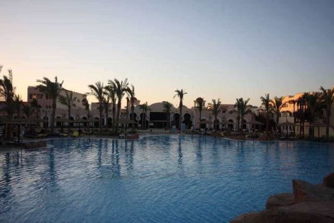 Basen Sea Beach Aqua Park Resort Managed by Blue Resorts