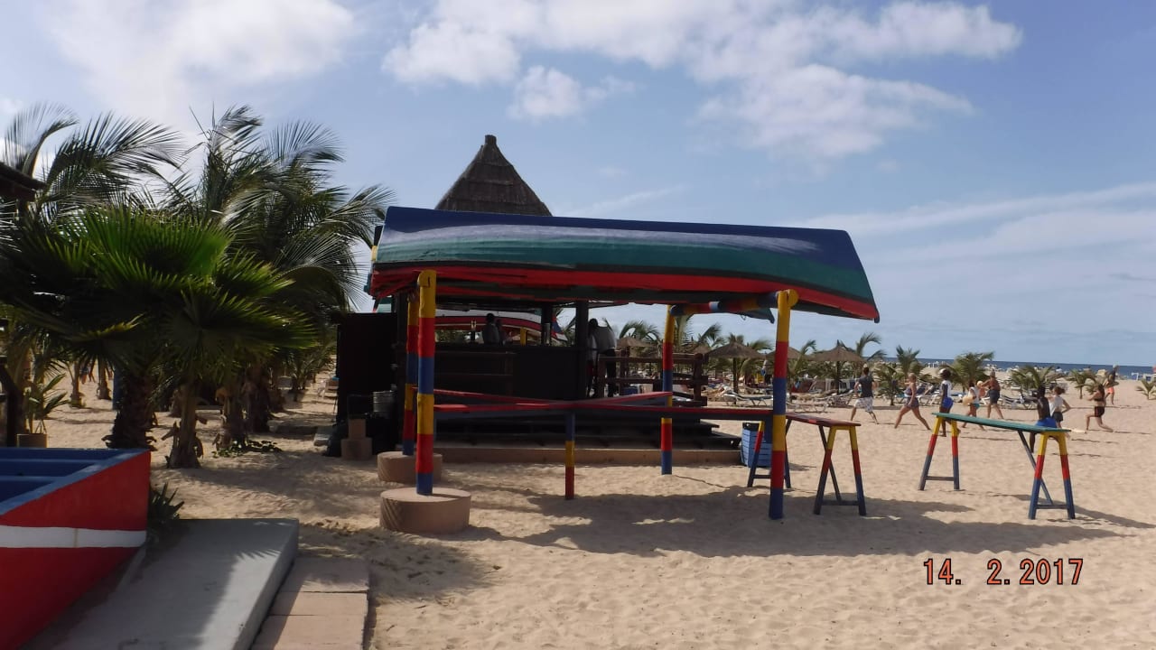 Poolbar immer leer Hotel Riu Funana