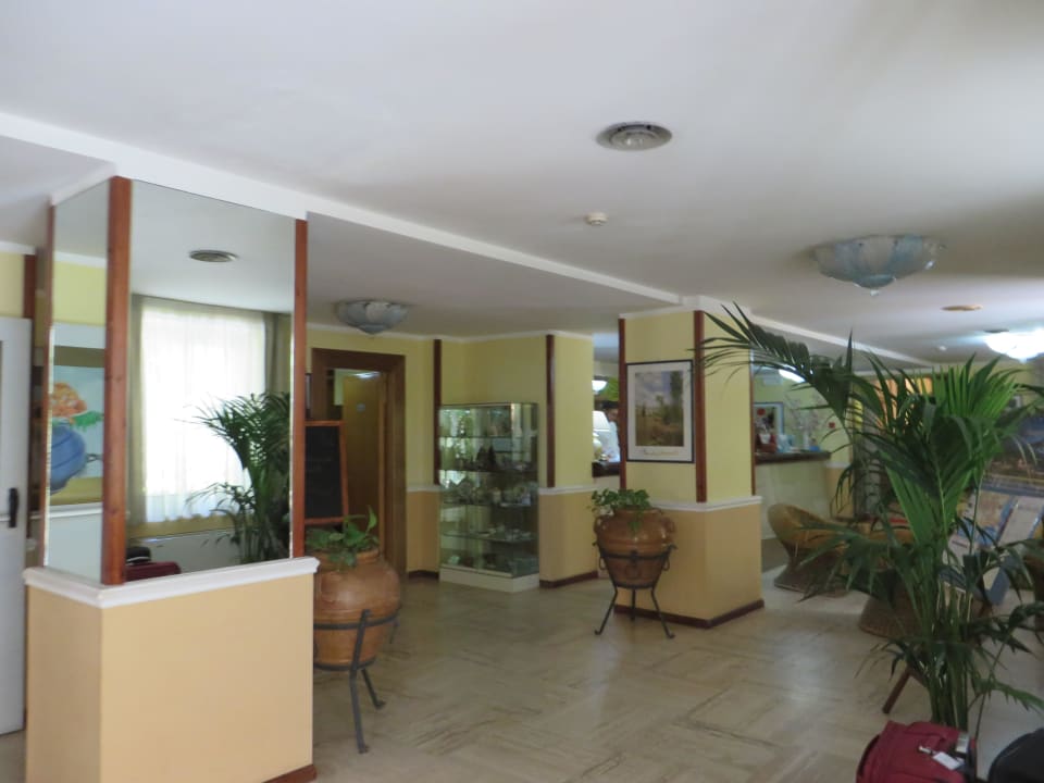 Lobby San Pietro