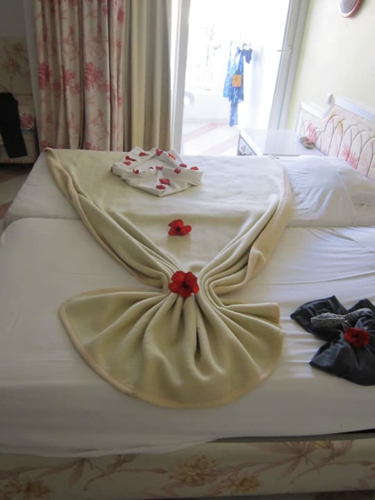 Betten Royal Tulip Taj Sultan