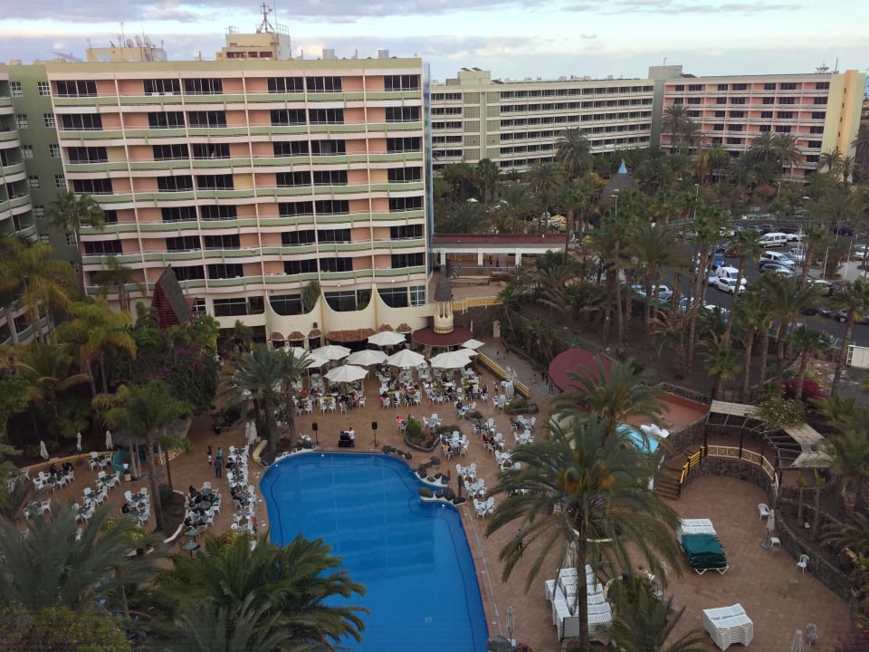 Ausblick vom Balkon auf den Pool Abora Buenaventura by Lopesan Hotels