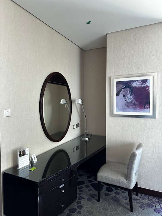 Zimmer Rose Rayhaan by Rotana
