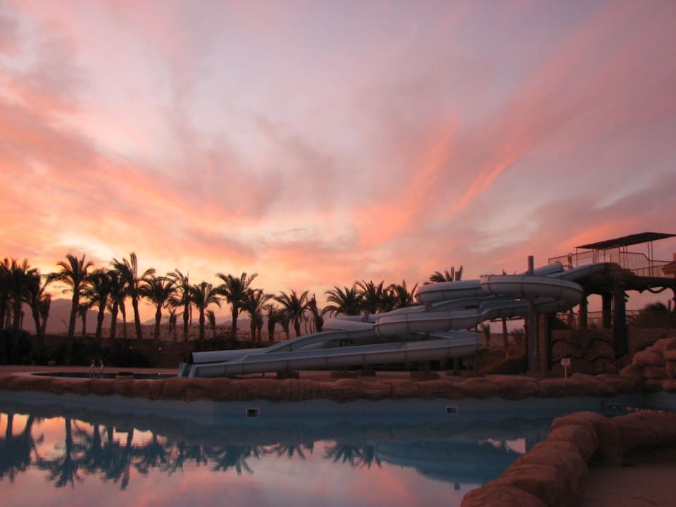 Basen i zjeżdżalnia Parrotel Aqua Park Resort