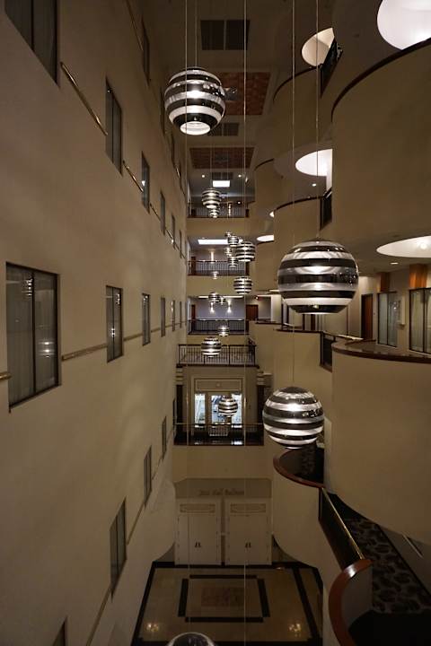 Sonstiges Wyndham Garden Baronne Plaza