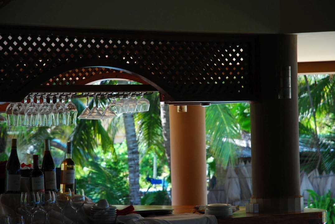 Dreckige Gläser Castello Beach Hotel