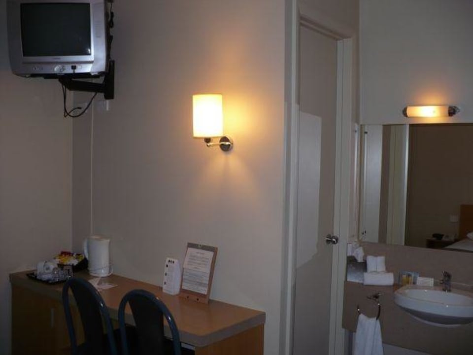 Standard-Zimmer, TV, Wasserkocher Quality Hotel Batman's Hill on Collins