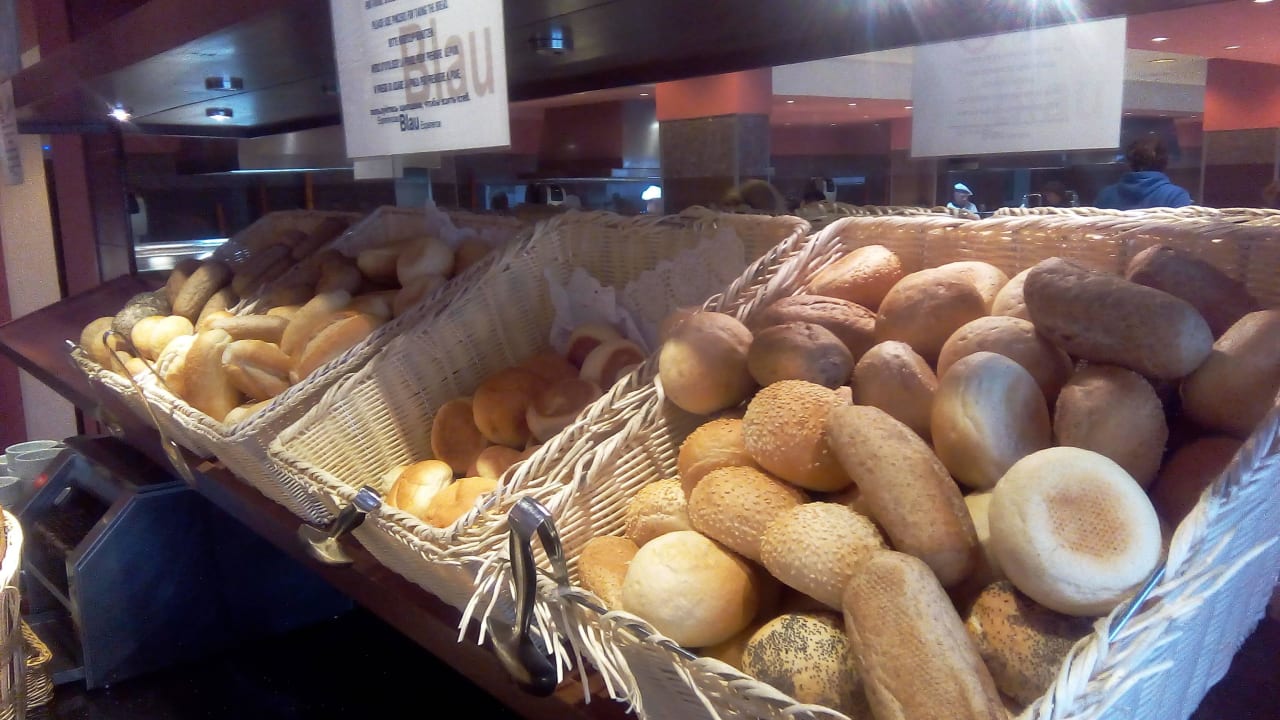 Frühstück - Brot und Brötchen blau punta reina