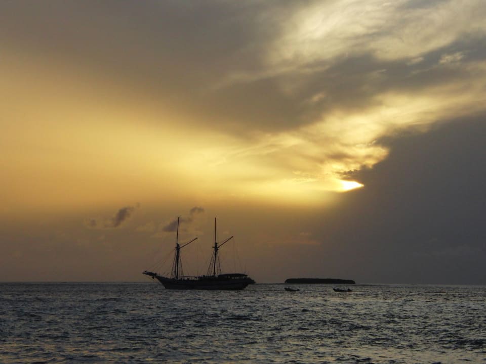 Sonnenuntergang Kuredu Island Resort & Spa