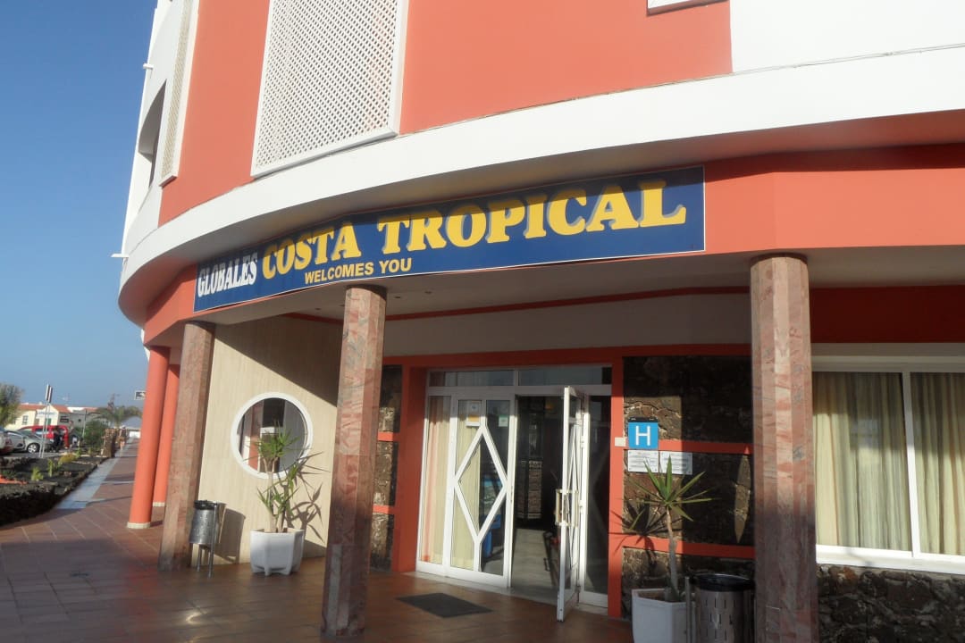 Wejście do hotelu Globales Costa Tropical