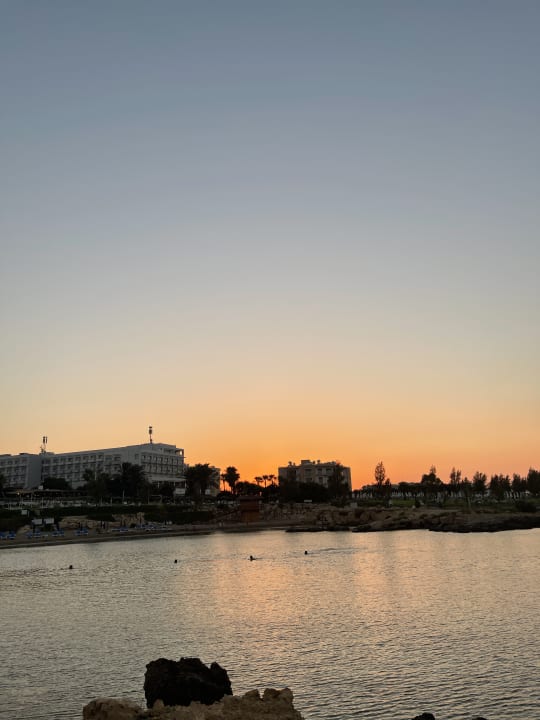 Außenansicht Crystal Springs Beach Hotel