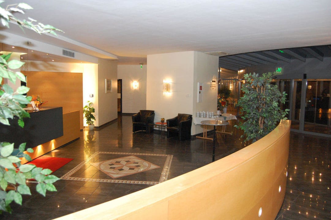 Rezeption Hotel Schützenhof an der Siegbrücke